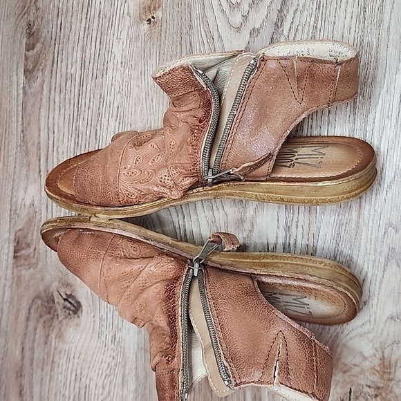 Miz Mooz Flair Scrunch Leather Ruched Sandals Brandy Open Round Toe Ankle Zip - Picture 5 of 14